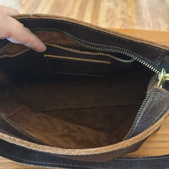 Portland Leather Goods Triangle Bag with matching crossbody strap, Cold Brew EUC - Picture 9 of 9